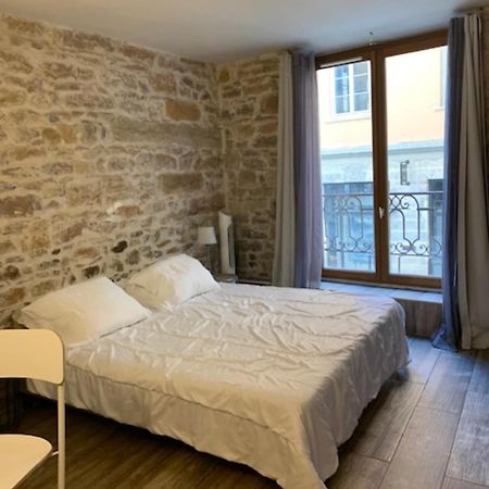 Studio With Exposed Stone Vieux Lyon Exterior foto